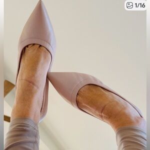 Nordstrom  Brand New Nude pointy Toe leather Pump soft leather made with Love. 🌸